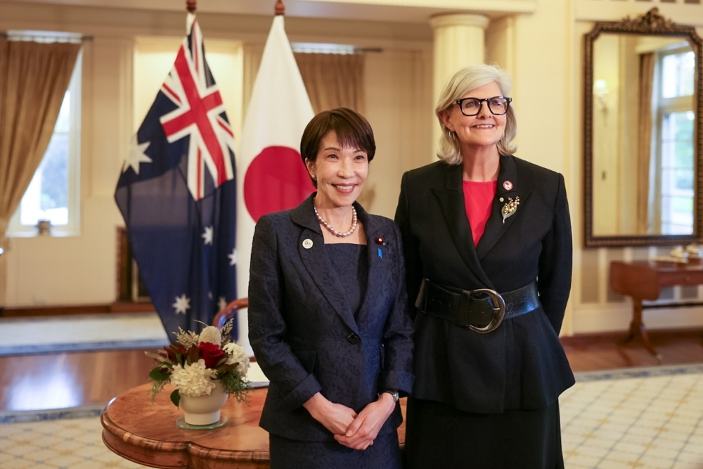 Prime Minister Takaichi taking a photo with Governor-General Samantha Mostyn