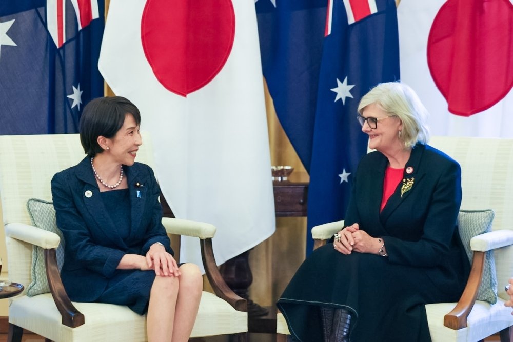 Prime Minister Takaichi exchanging views with Governor-General Samantha Mostyn