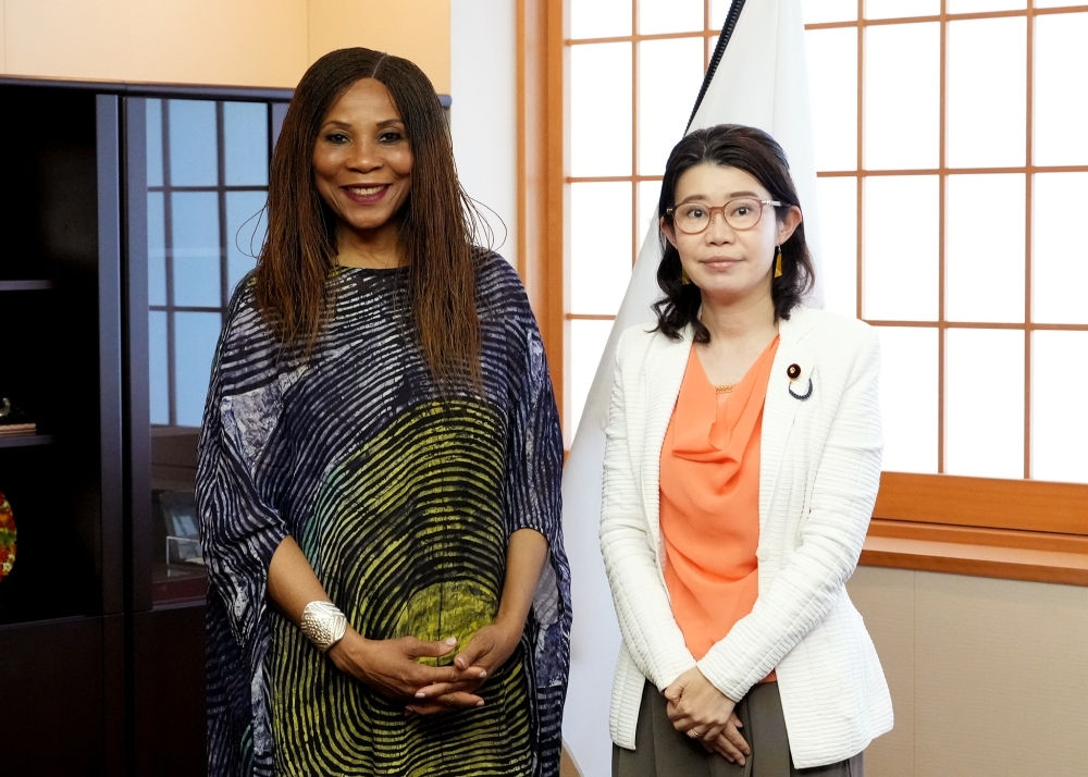 Two shot of State Minister KUNIMITSU and Ms. Eziakonwa, Assistant Administrator and Regional Director for Africa of the UNDP