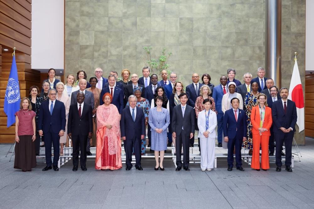 Commemorative photo of Prime Minister TAKAICHI with the heads of UN agencies