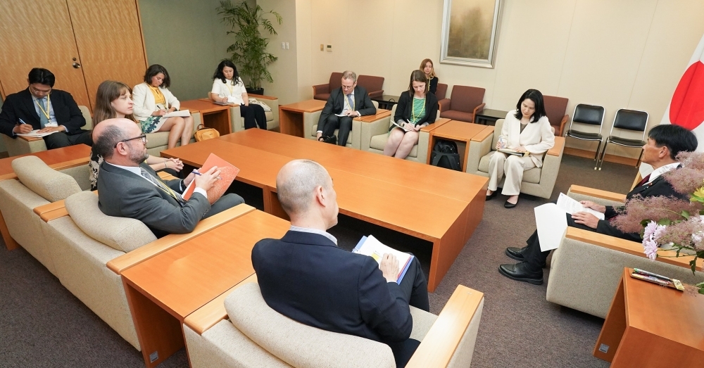 Exchange of views between Parliamentary Vice-Minister SHIMADA and the OECD Development Assistance Committee (DAC) review team