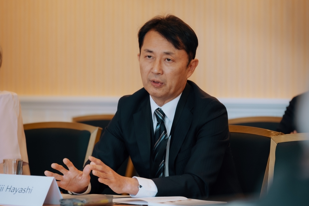 Ambassador HAYASHI speaking at the Oslo Forum