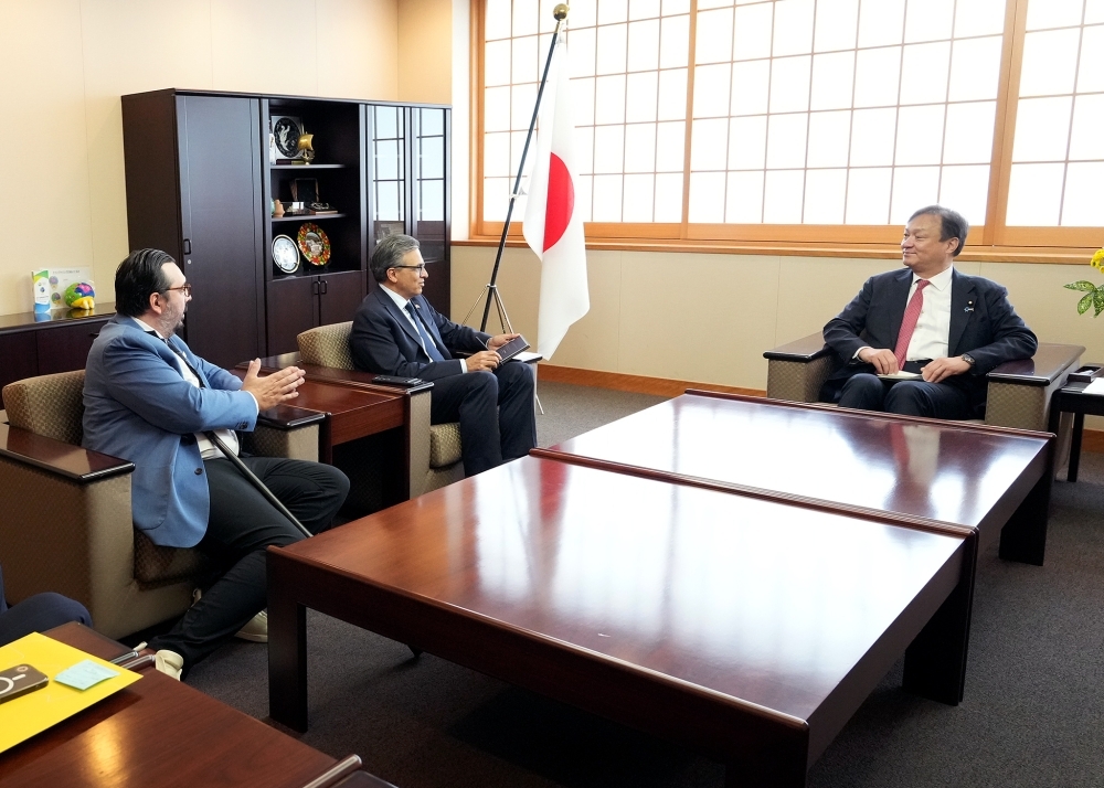 State Minister HORII meeting with the “Team Canada Trade Mission,” including Mr. Hyder