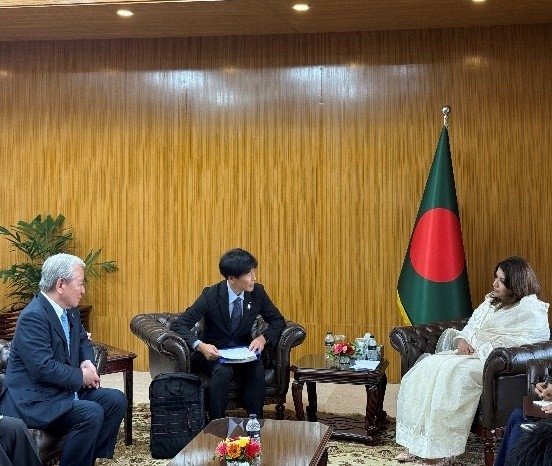 Meeting between Parliamentary Vice-Minister SHIMADA and H.E. Ms. Shama, State Minister for Foreign Affairs of Bangladesh
