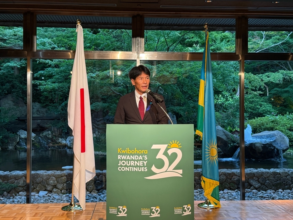 Parliamentary Vice-Minister Shimada delivering his remarks
