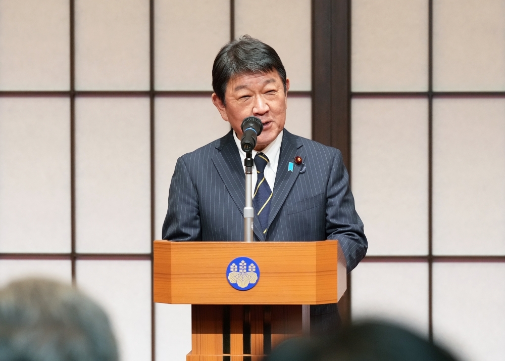 Foreign Minister MOTEGI delivering his remarks