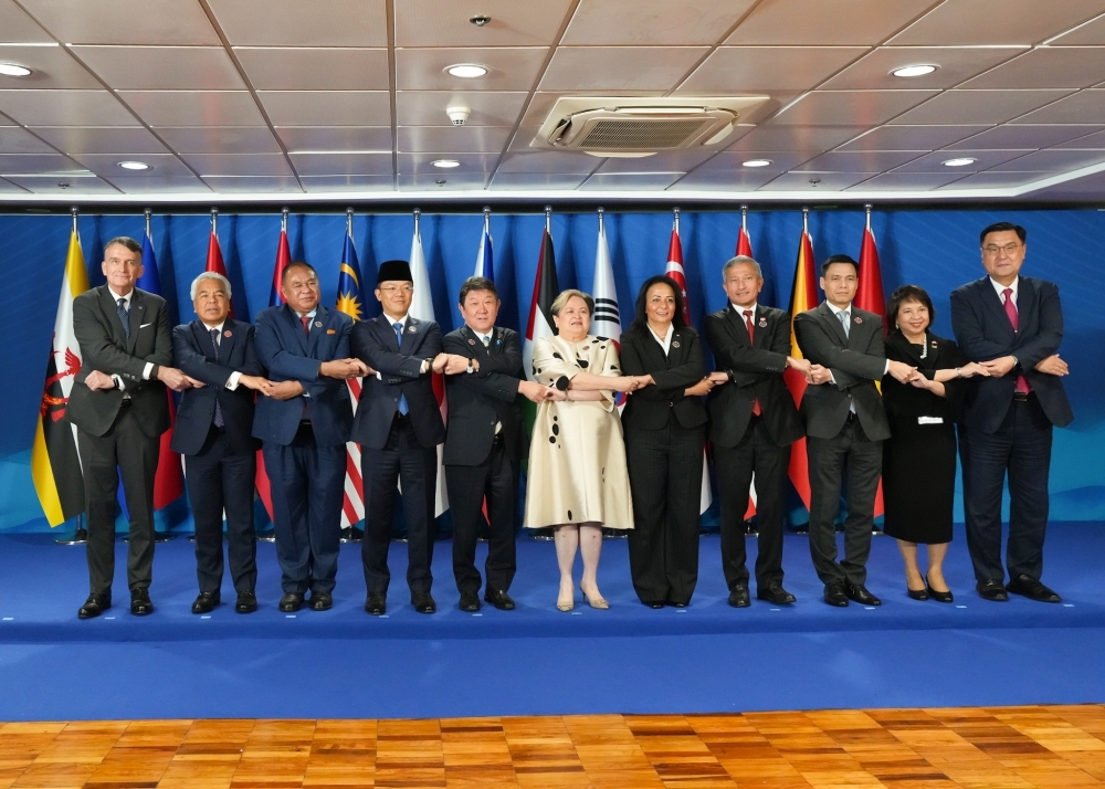 family photo of the participants of CEAPAD 