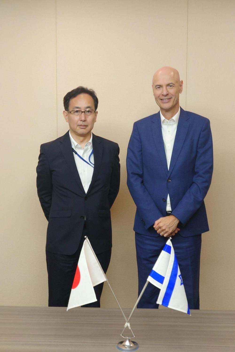 A two shot of Mr. NAMAZU, Senior Deputy Minister for Foreign Affairs of Japan and Mr. Eden Bar Tal, Director General, Ministry of Foreign Affairs of Israel