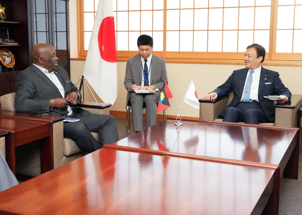 Meeting between State Minister HORII and the Honourable NICHOLAS, Minister for Information, Communication Technologies (ICTs), Utilities and Energy of Antigua and Barbuda