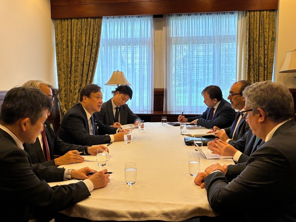 Meeting between State Minister HORII and Mr. Sergio Diaz-Granados, Executive President of Development Bank of Latin America and the Caribbean
