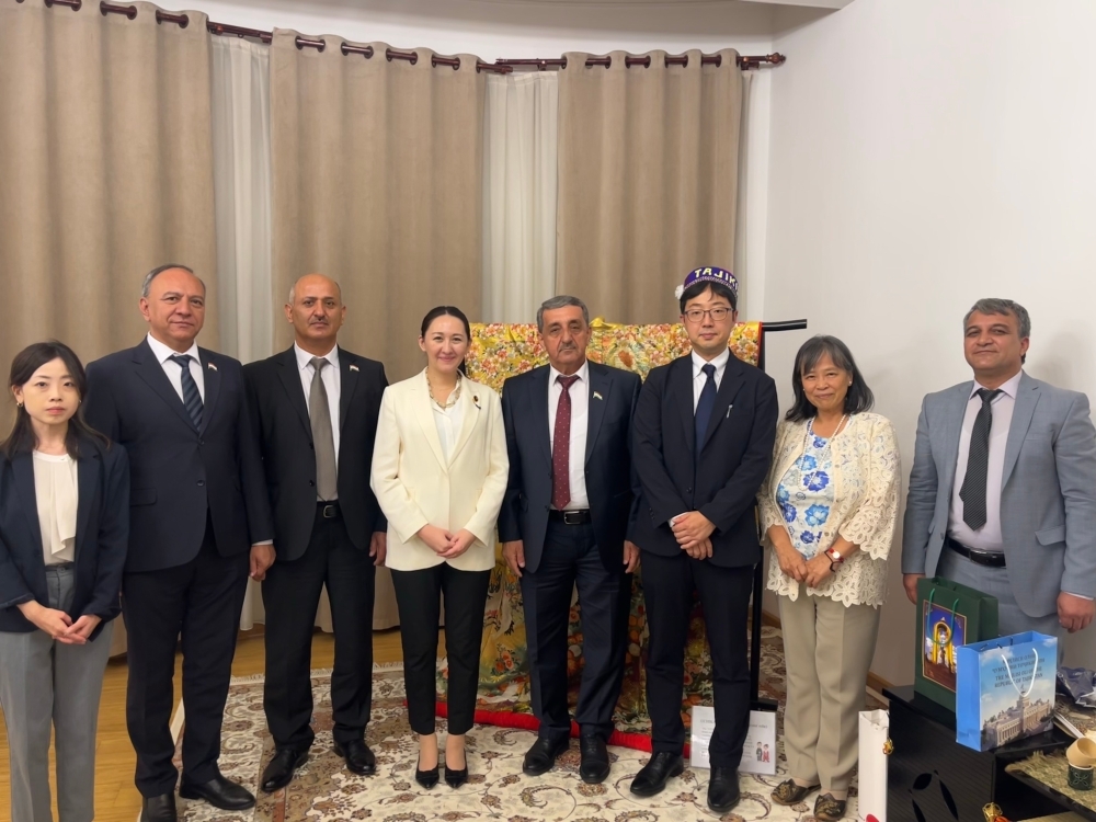 Group photo of Parliamentary Vice-Minister ERI with  members of the Tajikistan–Japan Parliamentary Friendship League