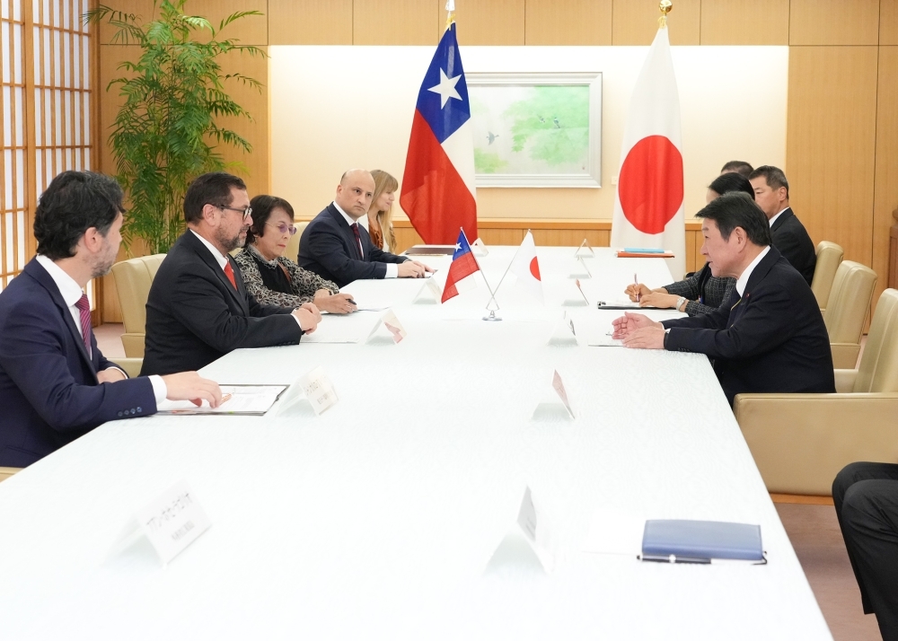 Foreign Ministers MOTEGI held a meeting with Foreign Minister Pérez