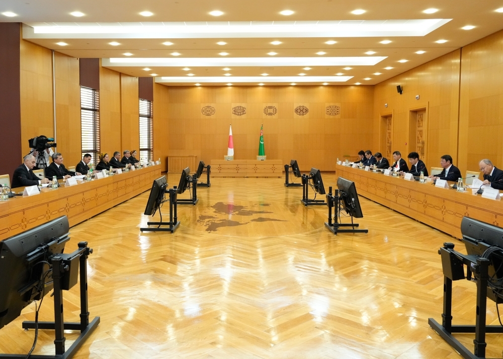 Foreign Minister Motegi holding a meeting with Deputy Chairman of the Cabinet of Ministers and Minister of Foreign Affairs Meredov