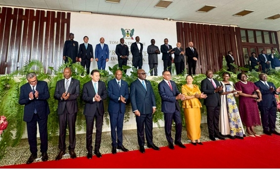 Group photo of attendees taken after the inauguration ceremony