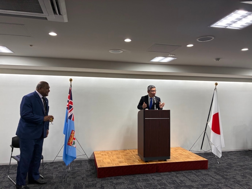 Parliamentary Vice Minister Fujii delivering his speech at the podium
