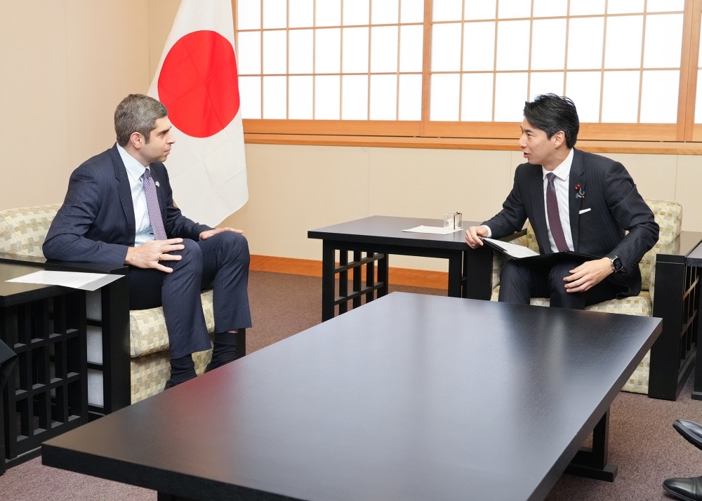 State Minister for Foreign Affairs NAKASONE wxchanging views with H.E. Mr. Teimuraz LEZHAVA, Ambassador Extraordinary and Plenipotentiary of Georgia to Japan