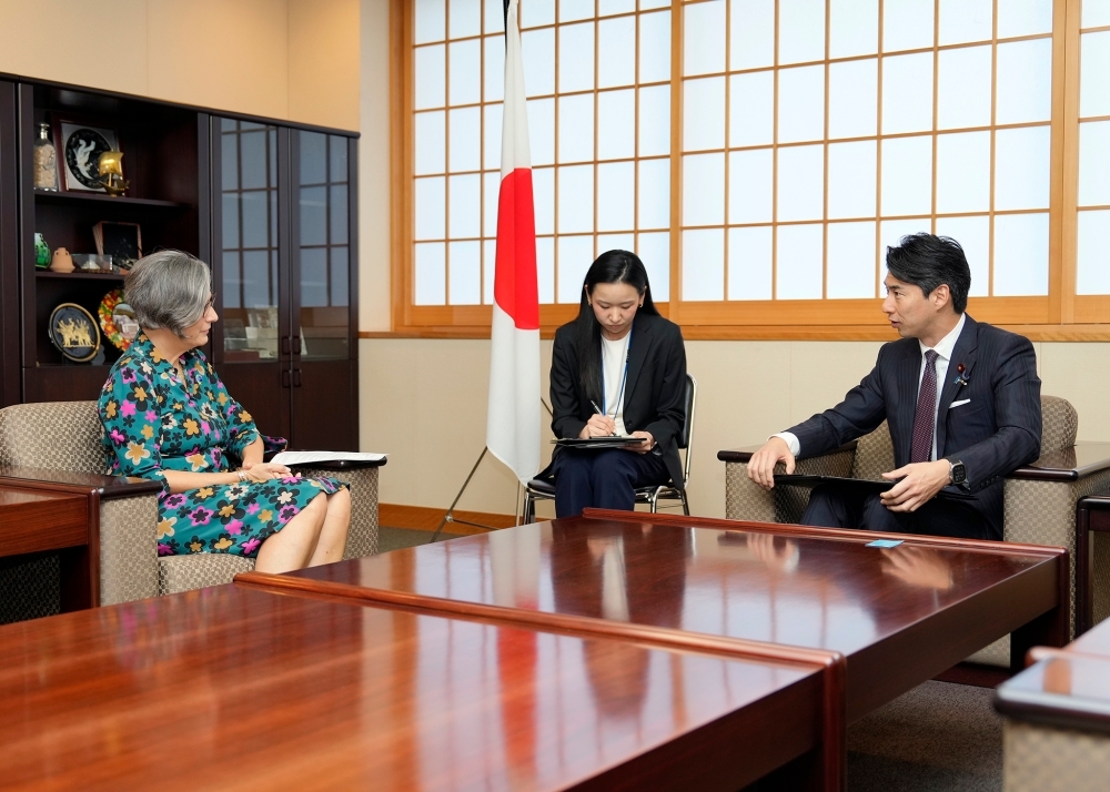 Exchange of views between State Minister NAKASONE and Ms. Rossbach, UN Under-Secretary-General, Executive Director, UN-Habitat