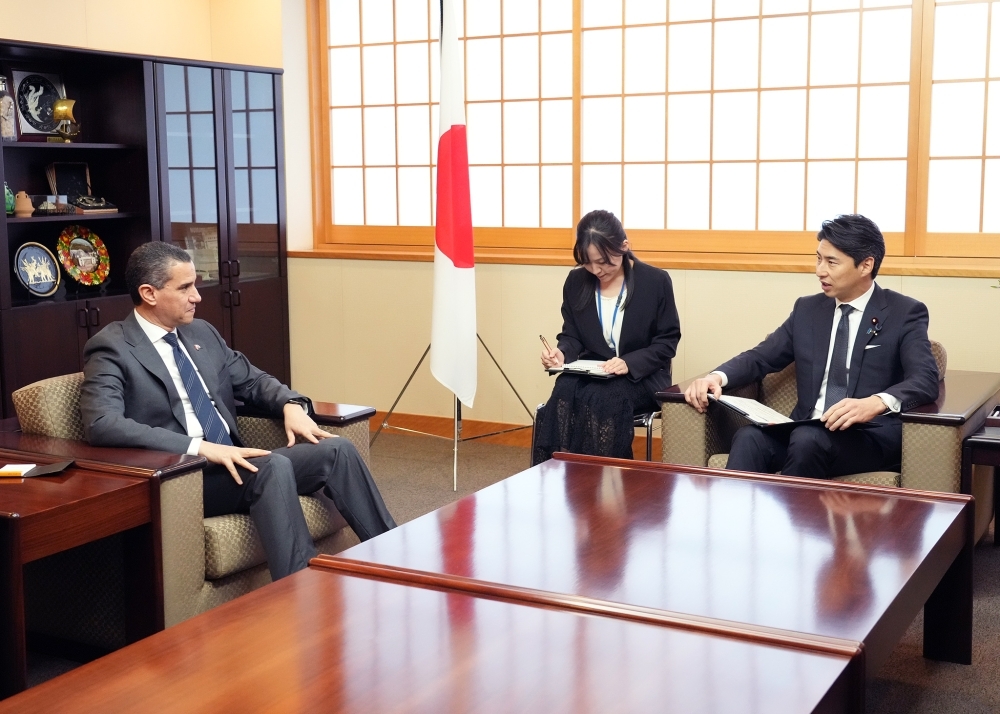 Exchange of views between State Minister NAKASONE and H.E. Mr. ELETREBY, Ambassador of Egypt to Japan