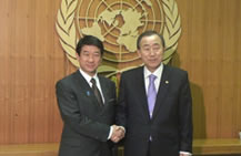 （写真）国連本部において、潘基文国連事務総長と会談しました