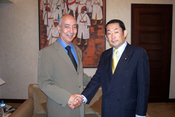 （写真）ジェトゥ・モロッコ首相との会談（平成18年8月10日）