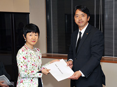 （写真）国連機関駐日代表による榛葉外務副大臣への合同表敬(概要)-1