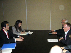 （写真）ホーマン・ドイツ連邦経済技術省事務次官との会談