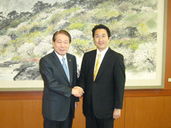 （写真）柳明桓外交通商部長官への表敬
