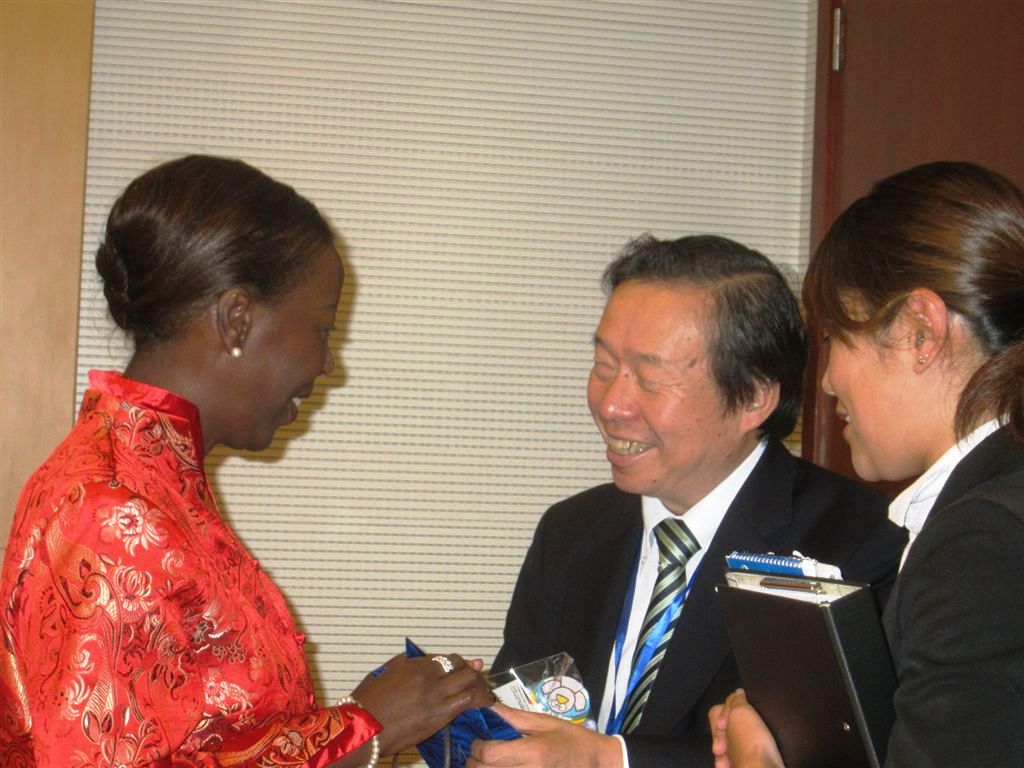 (写真)ルワンダ外務・協力大臣との会談