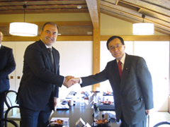 （写真）陳昊蘇中国人民政治協商会議全国委員会常務委員による浜田外務大臣政務官表敬