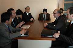 （写真）デ・アルバ人権理事会議長との会談