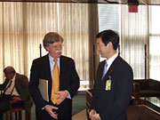 （写真）米国国連常駐代表との会談