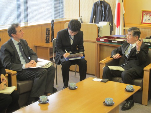 シリル・ミューラー世界銀行副総裁（対外関係担当）による加藤大臣外務大臣政務官への表敬