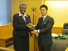 外務省 スレイマン西アフリカ諸国経済共同体(ECOWAS)・政治・平和・安全保障委員による村越外務大臣政務官表敬