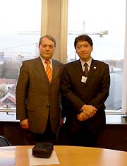 ヤルツェンボウスキー欧州議会対日友好議員団長と会談