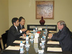 （写真）ジョンストンOECD事務総長との会談