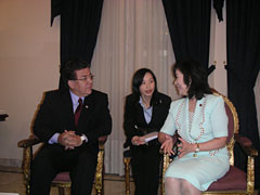（写真）（会談の模様）