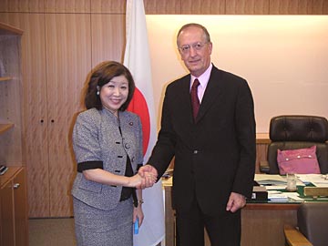 （写真）コスタ国連薬物犯罪事務所（UNODC）事務局長の訪日（平成18年7月4日）