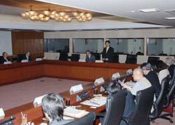 （写真）世界の中の日本・30人委員会