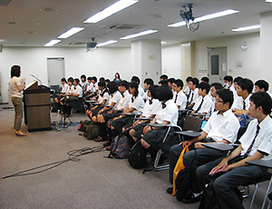 (写真)三重県(津市) 高田中高等学校の皆さん