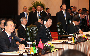 (写真)第14回ASEAN+3首脳会議-2(写真提供:内閣広報室)