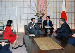 (写真)日・チェコ外相会談