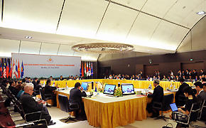 （写真）東アジア首脳会議（EAS）参加国非公式外相協議