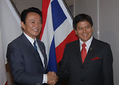 （写真）日・タイ外相会談（平成17年12月10日）