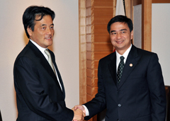 アピシット・タイ首相への表敬