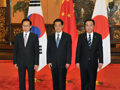 （写真）日韓首脳と胡錦濤中国国家主席との会談-1