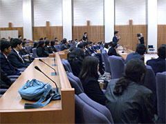 （写真）（外務省訪問）