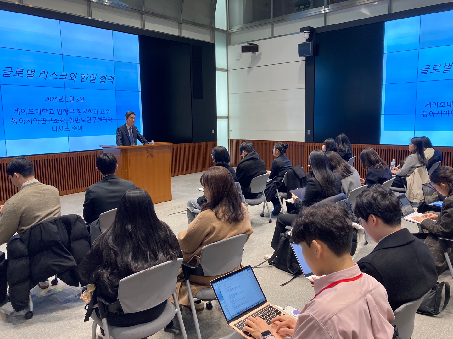 在韓公館選抜韓国ニューリーダー訪日団の様子