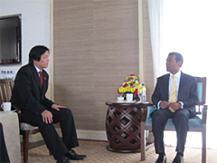 (写真)ナシード・モルディブ大統領との会談