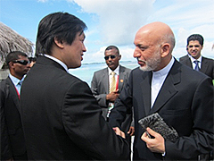 (写真)カルザイ・アフガニスタン大統領との意見交換