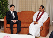 （写真：岸田外務大臣によるラージャパクサ・スリランカ大統領表敬-1）